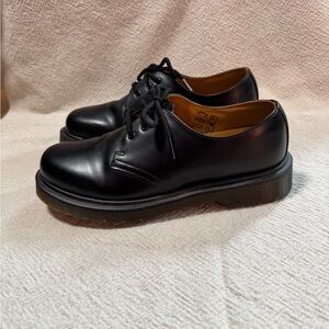 Dr. Martens Black Smooth Leather Oxford